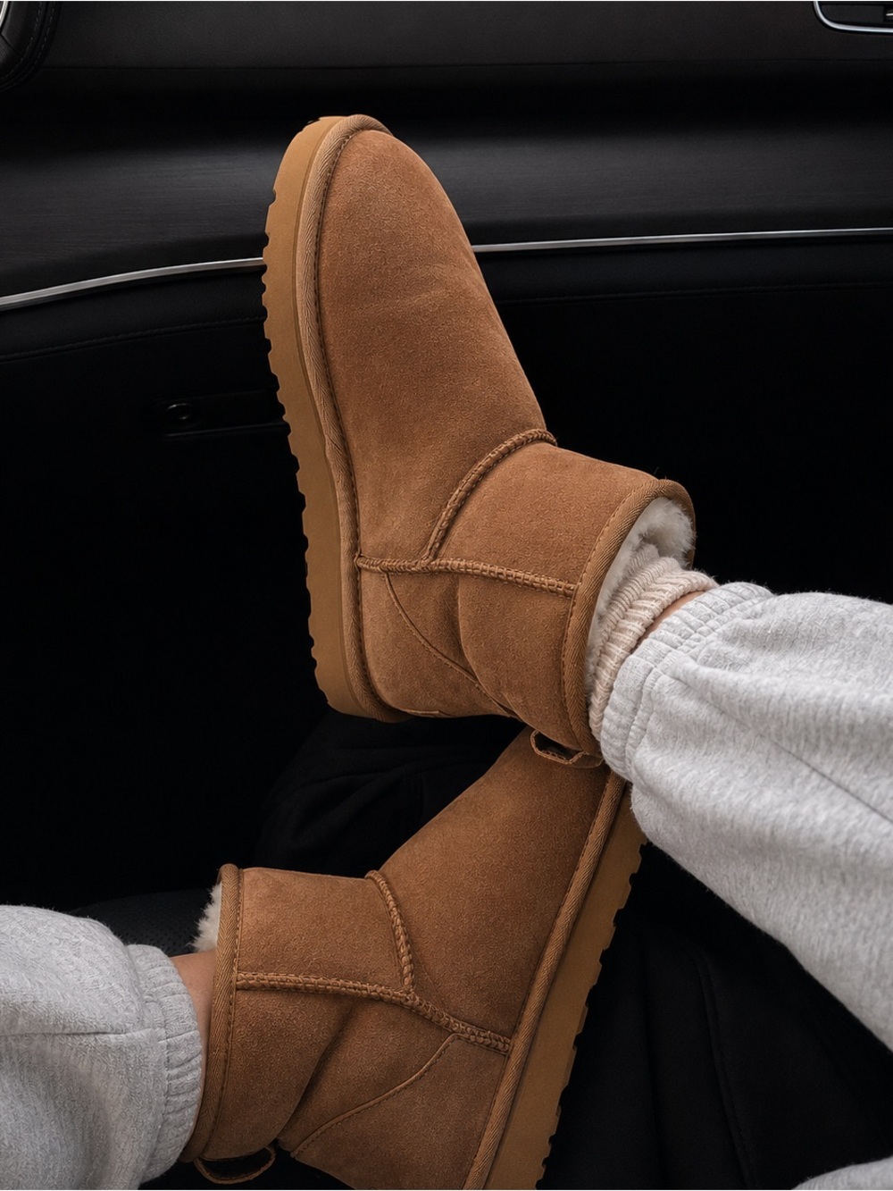 UGG Classic Mini II Chestnut Boots Women 7 NIB Sheepskin Water Resistant Short